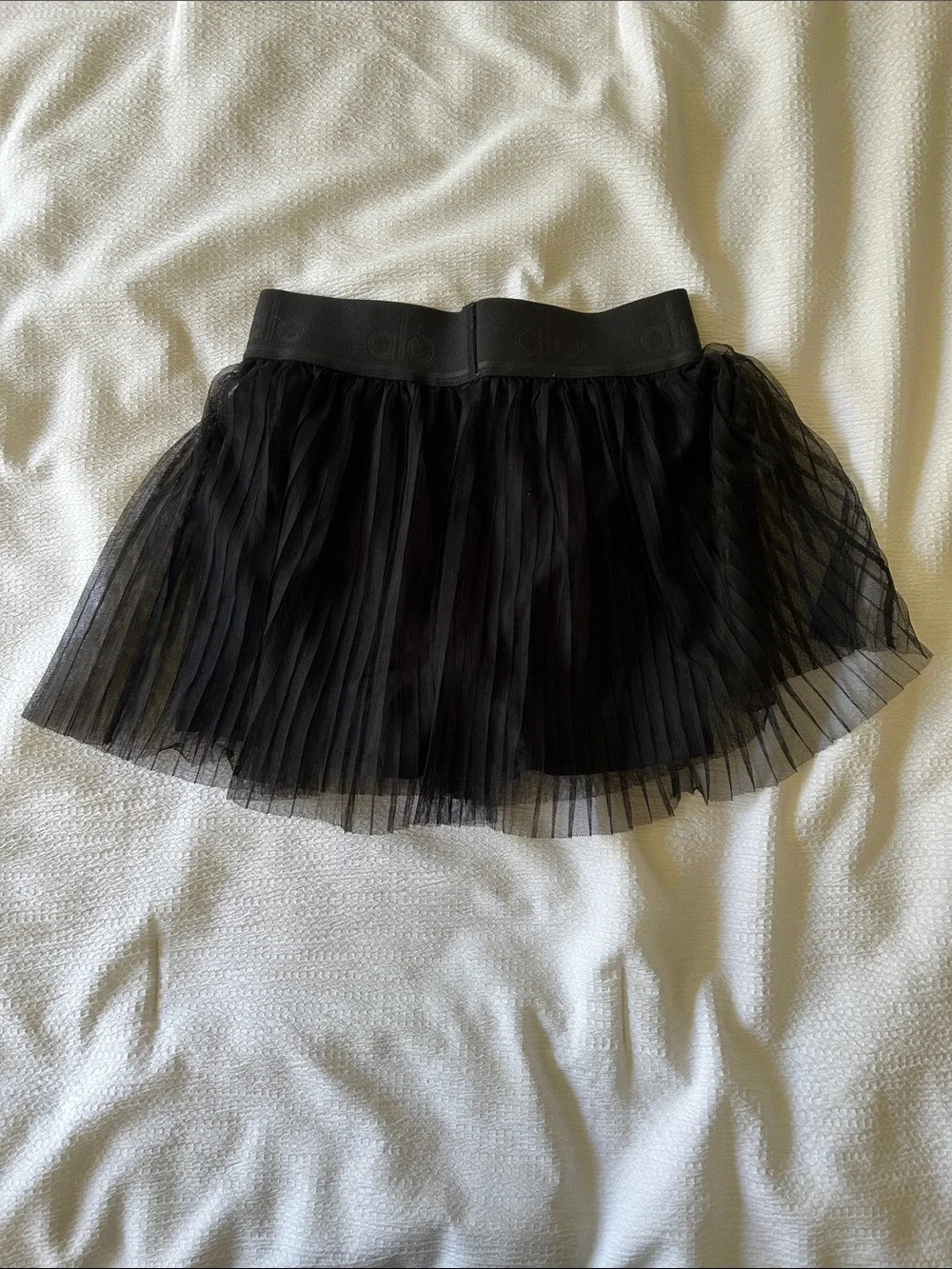 ALO Yoga Black Mesh Pleated Skirted Shorts